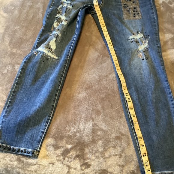 Frank Lyman blue jeans with bead embellishments, size large - Picture 7 of 9